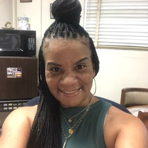 Meet your Posher, Cassandra